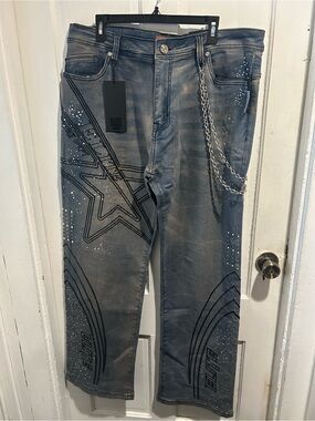 Elite Men's Gray Washed Straight Jeans with Chain and Star Graphic